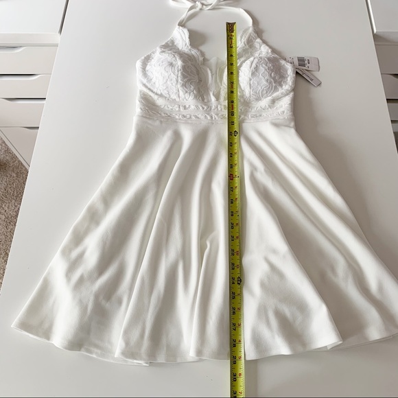 Xtraordinary halter neck scalloped lace bodice fit-and-flare dress size medium - Picture 11 of 13